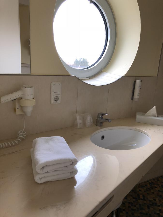 Nordseehotel Benser Hof Am Hafen Bensersiel Ngoại thất bức ảnh
