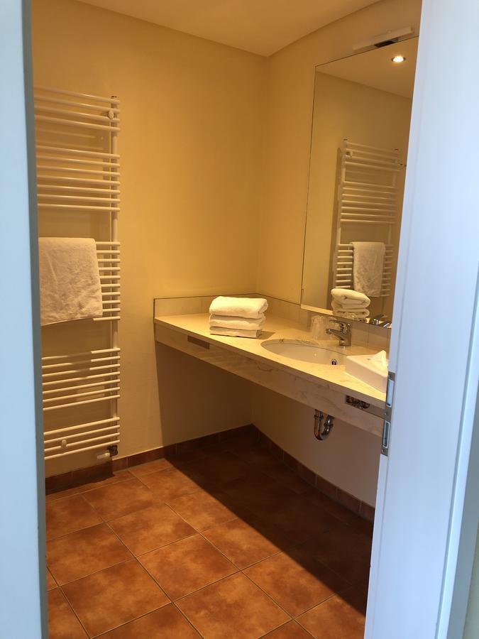 Nordseehotel Benser Hof Am Hafen Bensersiel Ngoại thất bức ảnh