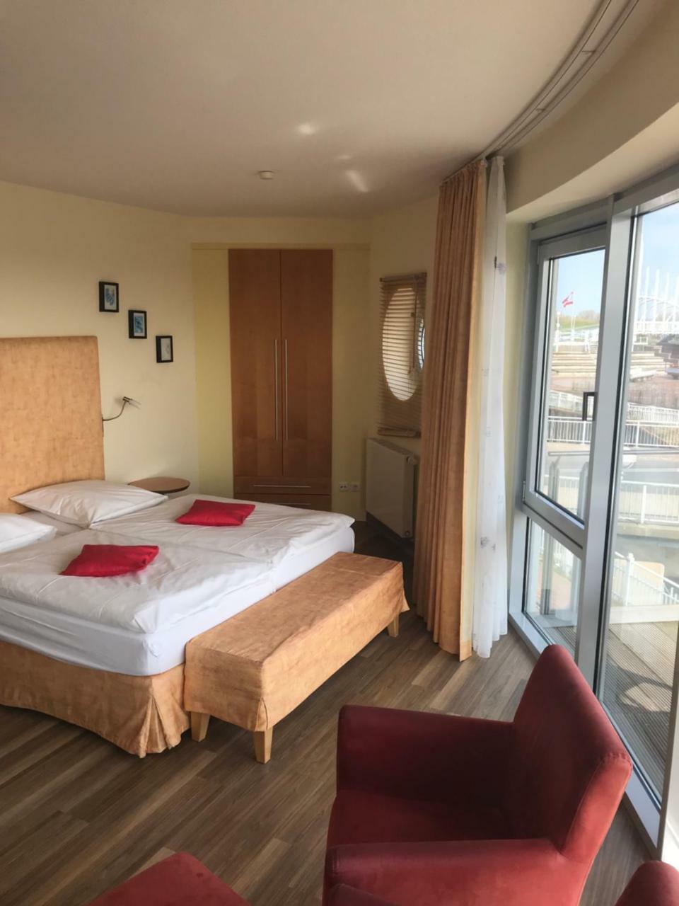 Nordseehotel Benser Hof Am Hafen Bensersiel Ngoại thất bức ảnh